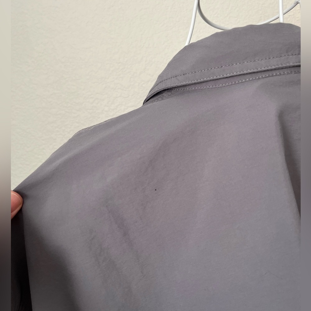 EUC Men's Mountain Hardware Gray shirt - Picture 12 of 16